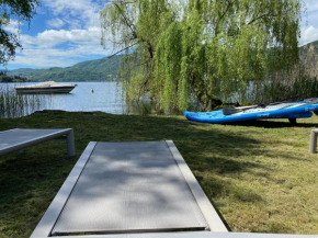 THE BEACH - large apartment with private beach Pettenasco